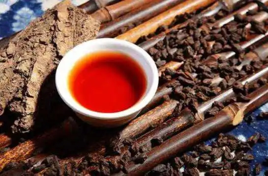 喝普洱茶出汗是怎么回事？