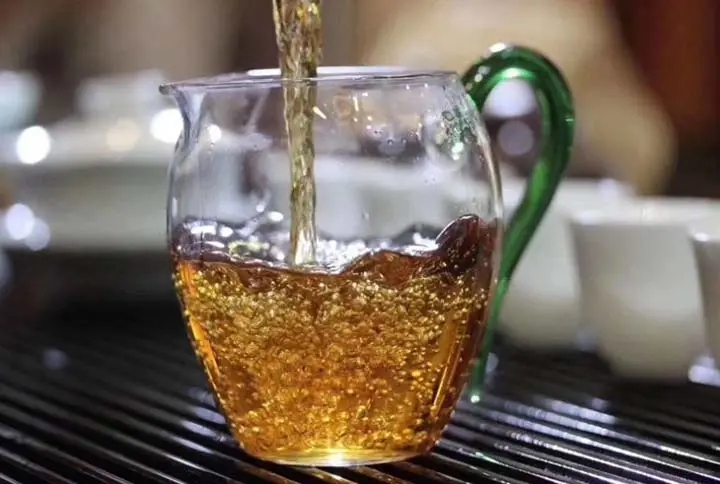 連“喉韻”和“鎖喉”都搞不清楚，就不要說懂普洱茶！