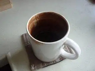 茶垢清潔有妙招，一分鐘讓茶杯光亮如新！