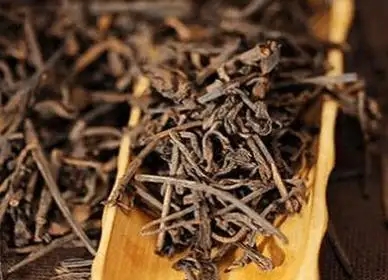 普洱茶的茶梗含量控制在多少算合理？