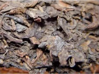 普洱茶你必須要懂：白霜與發(fā)霉。