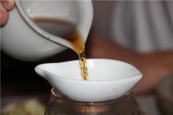 學(xué)會(huì)這4招，快速判斷出普洱茶年份！