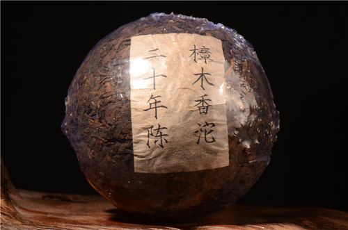 收藏普洱茶，應(yīng)選擇知名品牌還是小品牌？