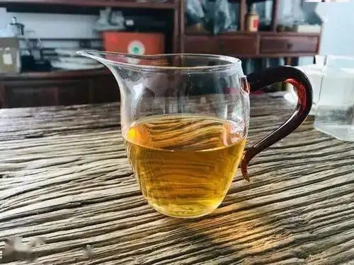 吸煙的人喝茶到底有哪些好處？醫(yī)生這次全說(shuō)清楚了